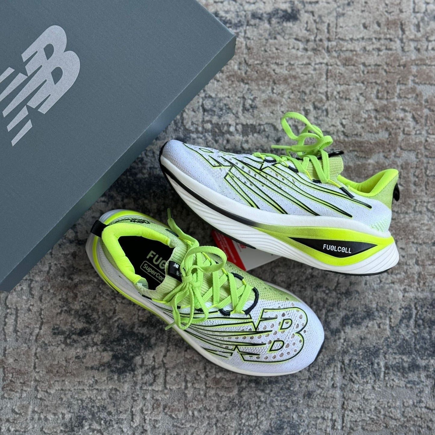 NEW BALANCE FUELCELL BLANCO VERDE