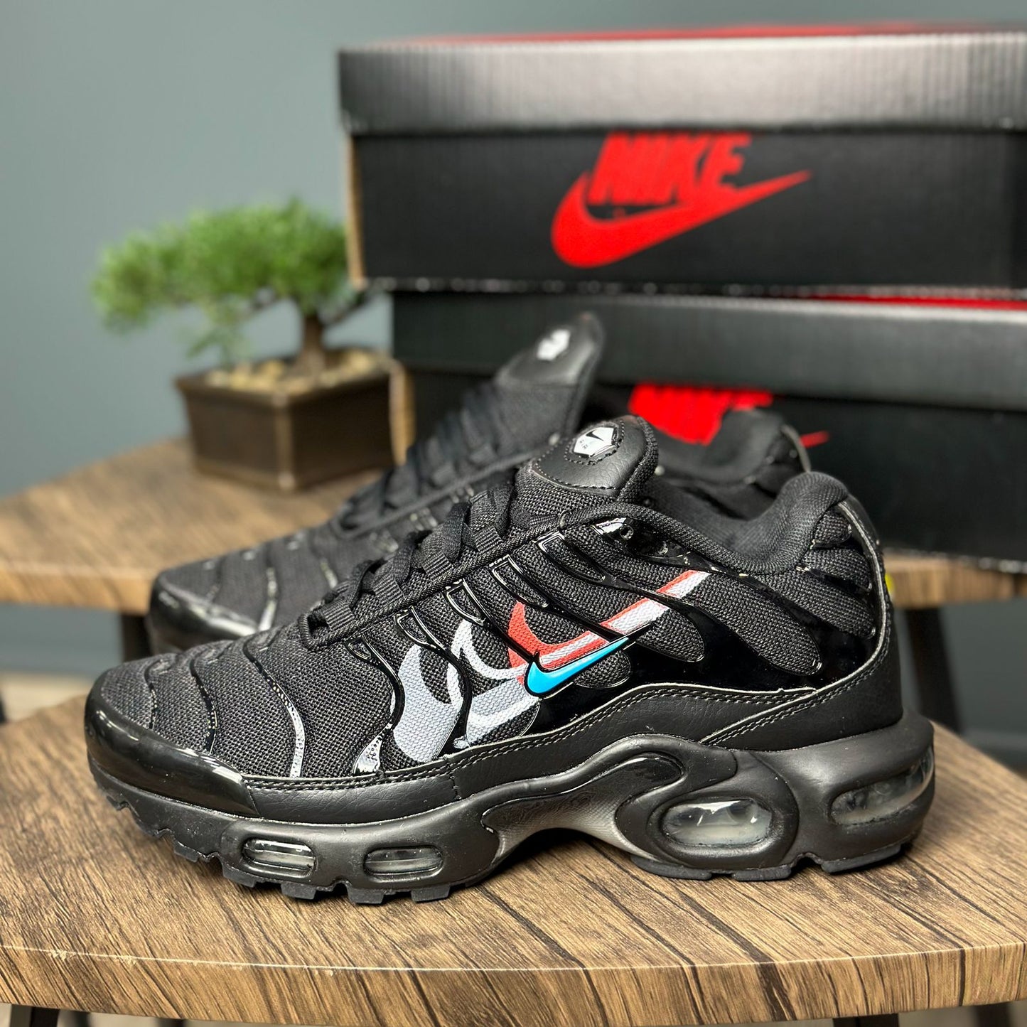 NIKE TN NEGRO DOBLE CHULO