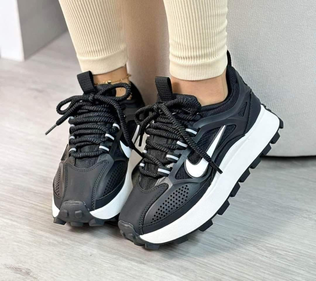 NIKE BAILLEILI NEGRO