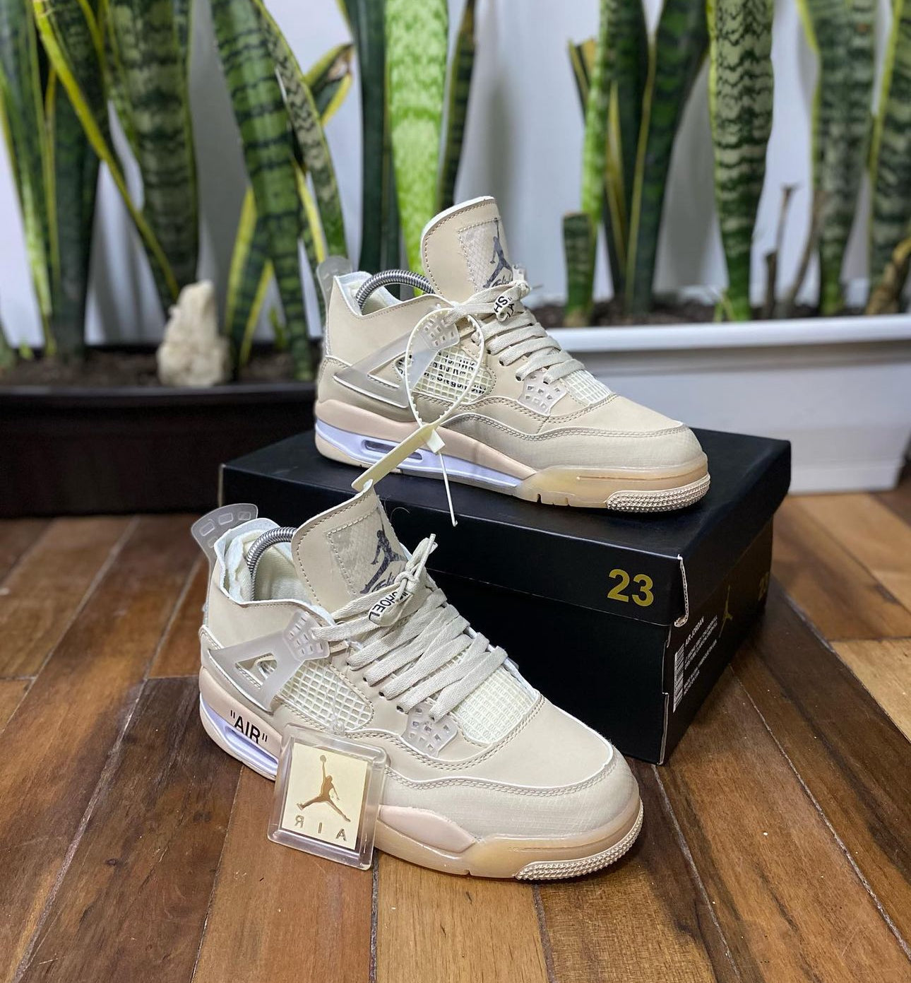 Jordan Retro Beige