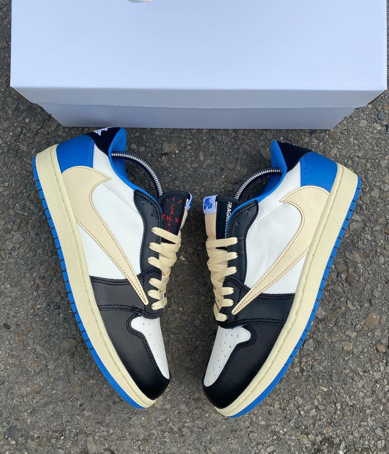 Jordan Travis Scott Cream Blue